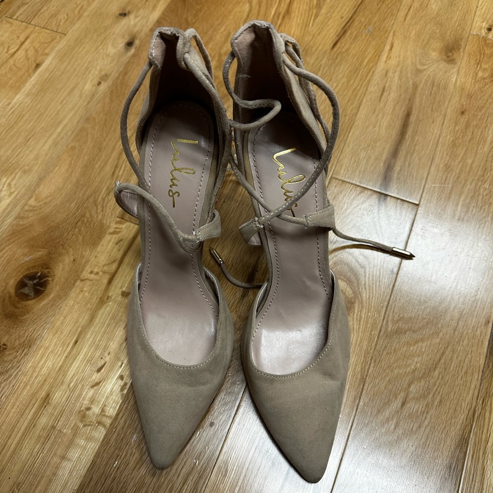 Lulus pumps